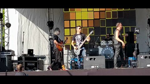 Love Ain't No Stranger ROCK RÁDIO ENCONTRO DE MOTOS 2022 ARTUR NOGUEIRA