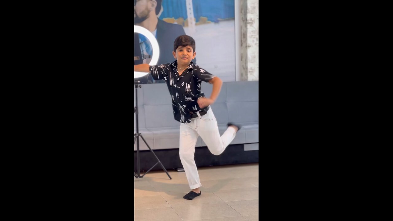 azadli best dance proformance out standind
