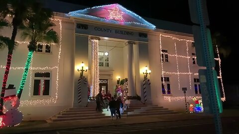 HAWAIIAN HOLIDAYS WITH DECORATIONS & WARM ALOHA