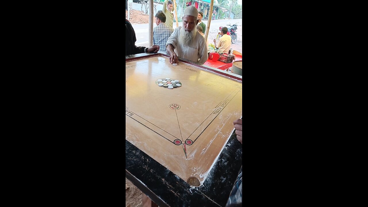 carrom board game