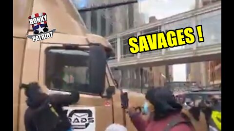 BLM PROTESTERS IN MINNEAPOLIS ATTACK TRUCK DRIVER AFTER DEREK CHAUVIN CONVICTION !