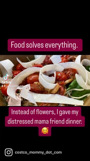 Pasta with cherry tomatoes sauce