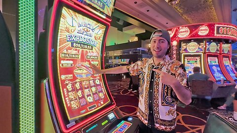 I Played A $32,000 Dancing Drums Slot Machine In Las Vegas!