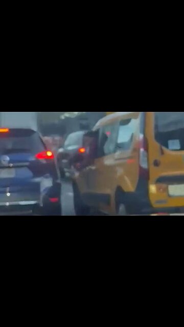 NYC Cab Driver Rips Off Israeli Flag From Another Car, Then Tries To Side-Swipe Them