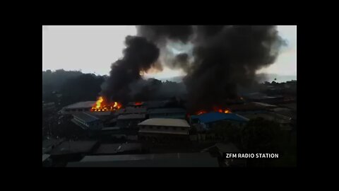 Honiara, Ilhas Salomão: COLOCARAM FOGO EM PRÉDIOS DO GOVERNO