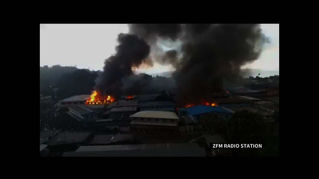 Honiara, Ilhas Salomão: COLOCARAM FOGO EM PRÉDIOS DO GOVERNO