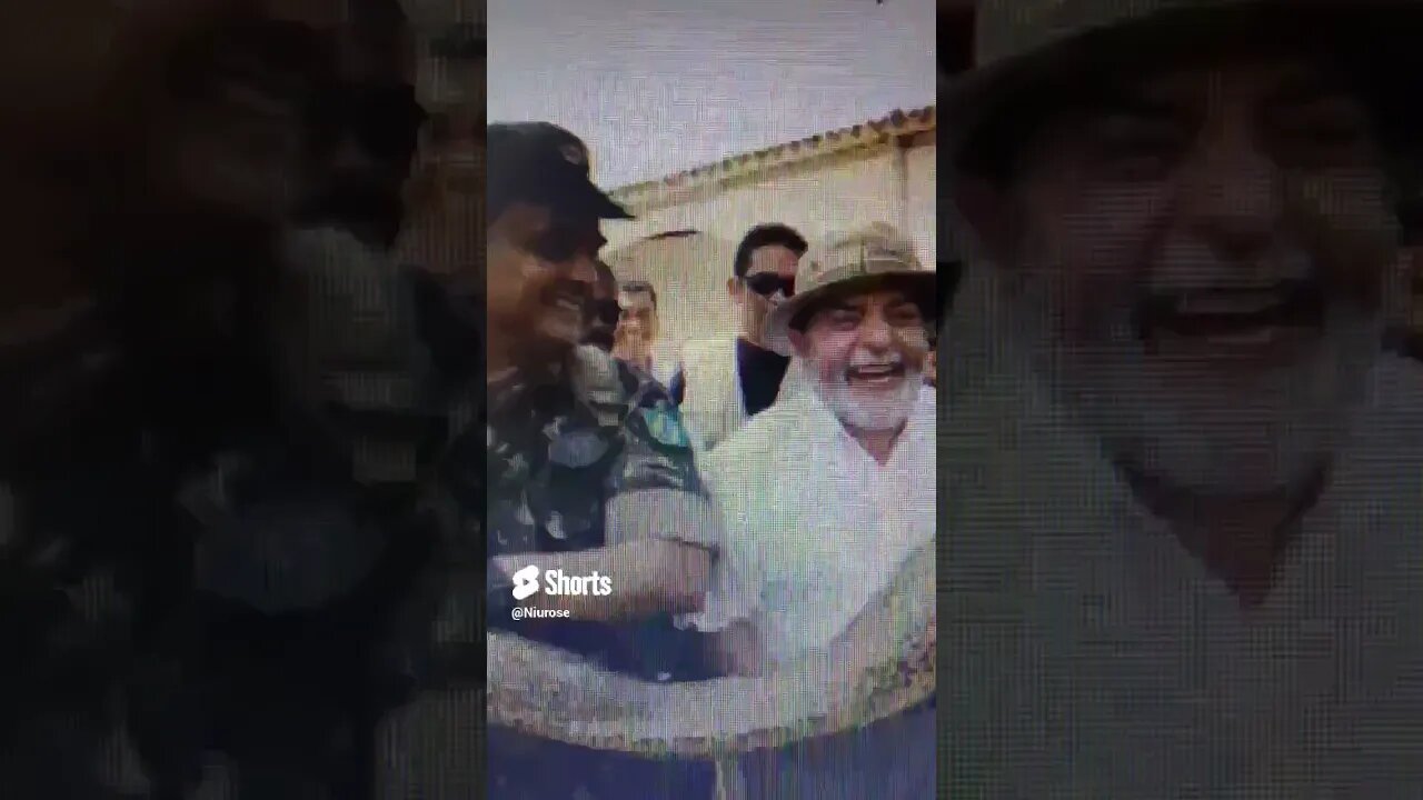 LULA COLOCA A MANDIOCA NO EXÉRCITO DO BOLSONARO #shorts #lula #bolsonaro #ffaa #exército