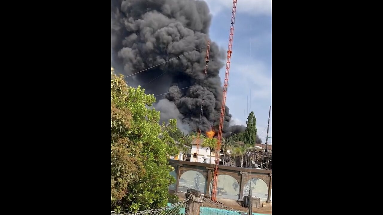 Huge fire in the DUMBS under Europa Park like Disneyland