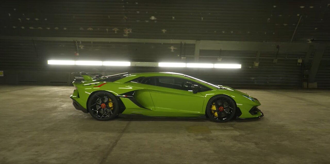 Lamborghini Aventador SVJ