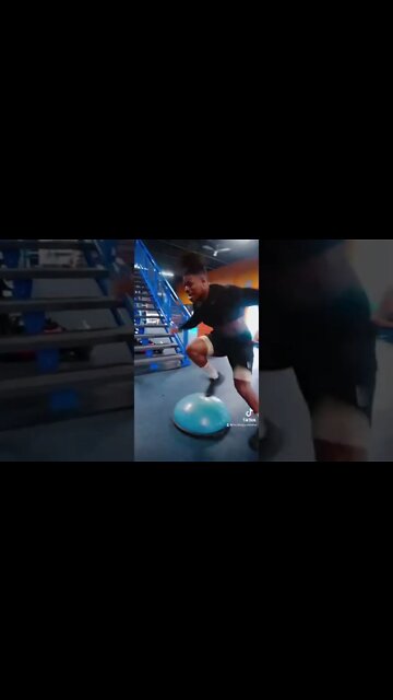 Normalize telling her that she deserves less 😂👑