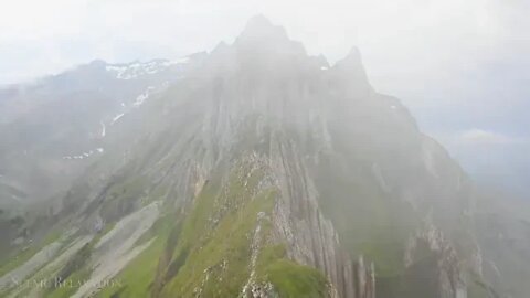 25 @@ The Alps 4K 60 Minute Relaxation Film with Calming Music