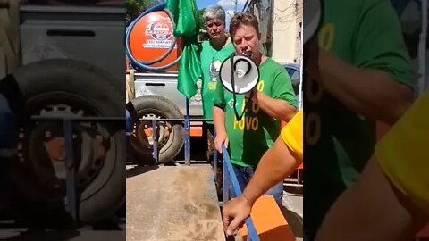 Prefeito manda tirar banheiro químico de manifestantes