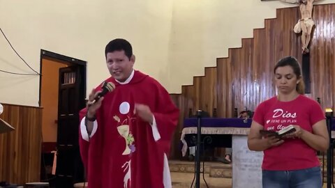 El que confiese con sus labios que Cristo es el Señor, será salvo. Padre Luis Toro.