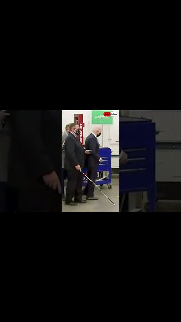 Joe Biden Leading A Blind Man 😮#shorts #biden #gaffe