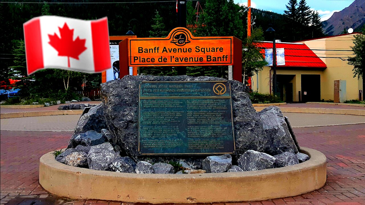 Banff Avenue Square / Banff Alberta Canada🇨🇦