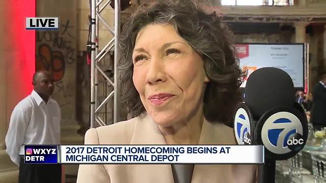 Actress Lily Tomlin to accept Detroit Homecoming award and key to city