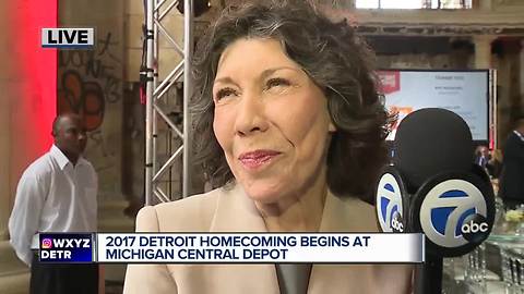 Actress Lily Tomlin to accept Detroit Homecoming award and key to city