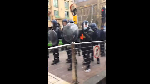 Victoria police in Australia shooting at freedom protesters