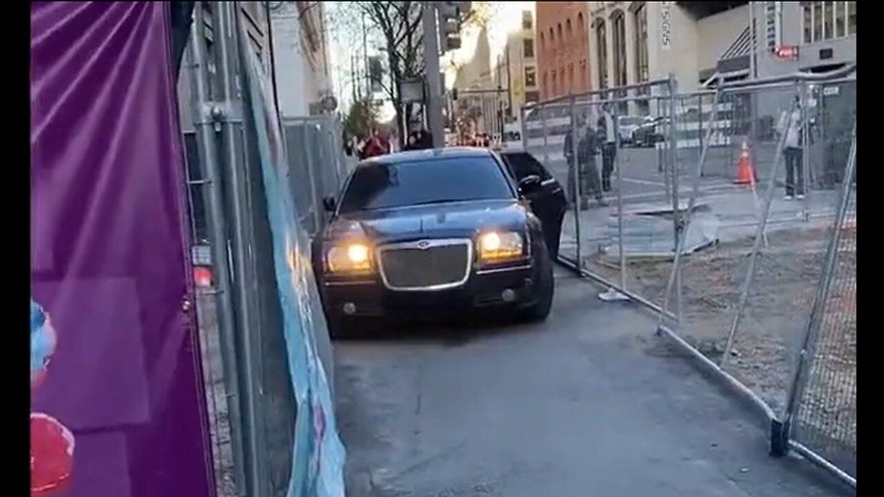 Valet Destroys Bentley