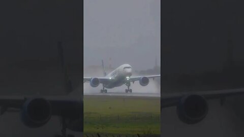 💦 Rain Storm Takeoff A350✈️ #airbus #weather #aviation