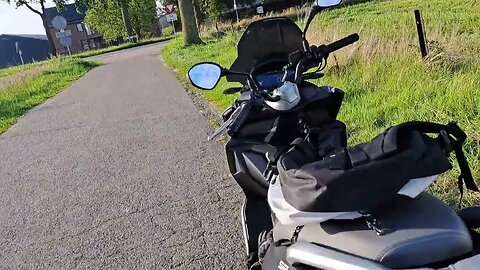 Aprilia SR GT 200 Sport 1st day impression *loving* it, enjoying Limburg fields Netherlands(1)