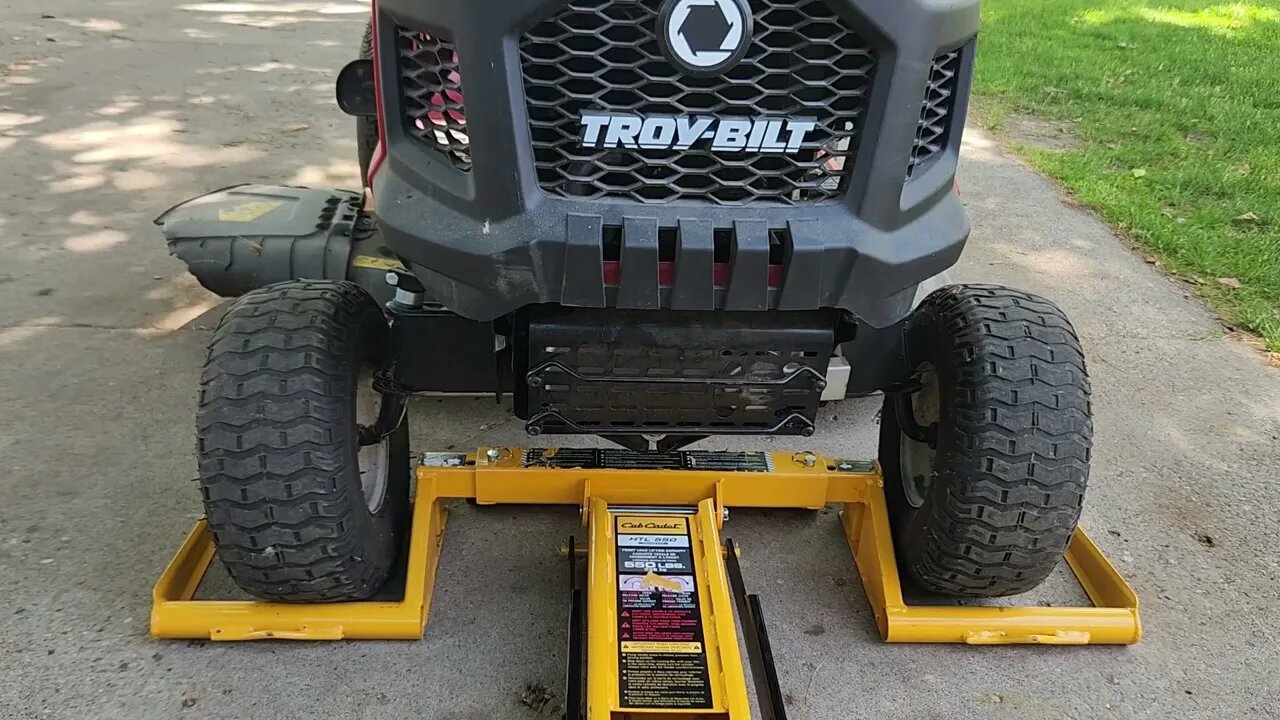 Cub Cadet - HTL 550 Mower Lift