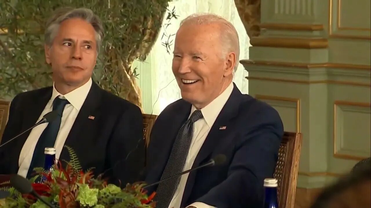 A Confused Biden Looks To Blinken, Who Instructs Press To Leave So Biden, Xi Can Meet Privately