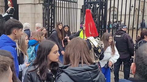 Girl jumps make way #horseguardsparade