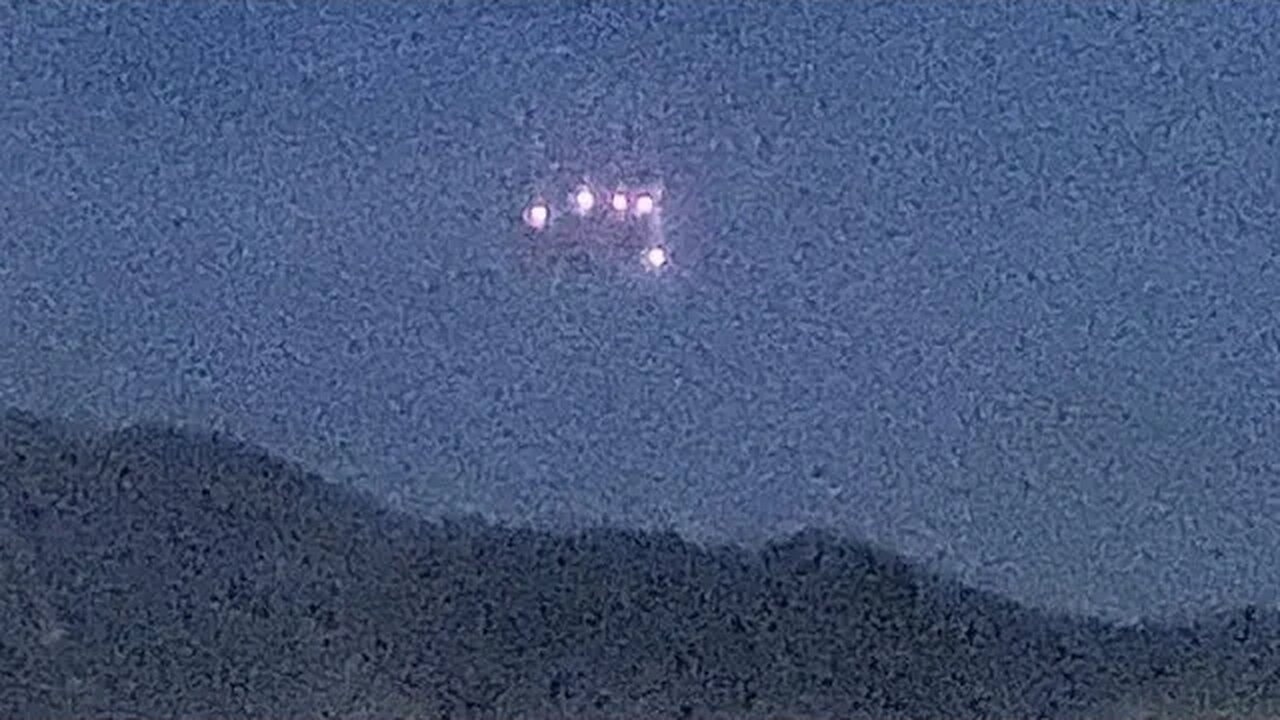 Triangular shaped object/UFO recorded by dozens of US Marines May 2021