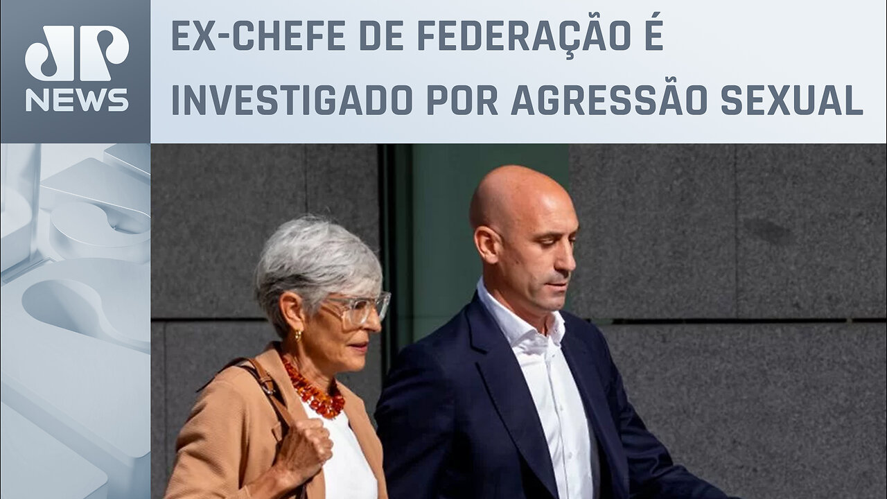 Rubiales chega a tribunal para responder por beijo forçado em jogadora