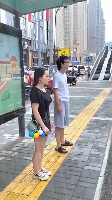 Khaby reaction comedy