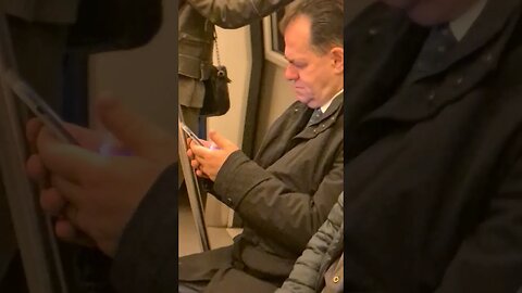 Fostul premier Ludovic Orban la metrou