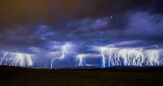 Imponerende lyn på den australske himmel