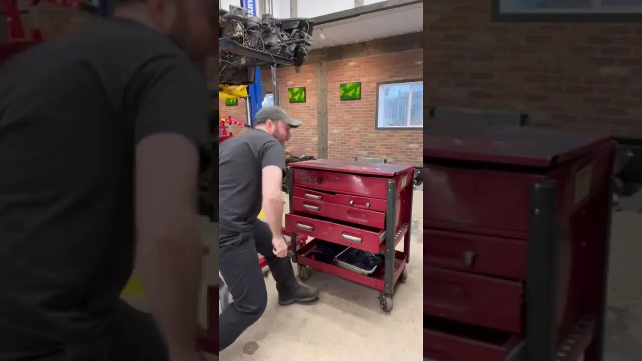 How to clean your tool cart #shorts #cleaning #tools #toolbox #cars #automotive #mechanic #diy