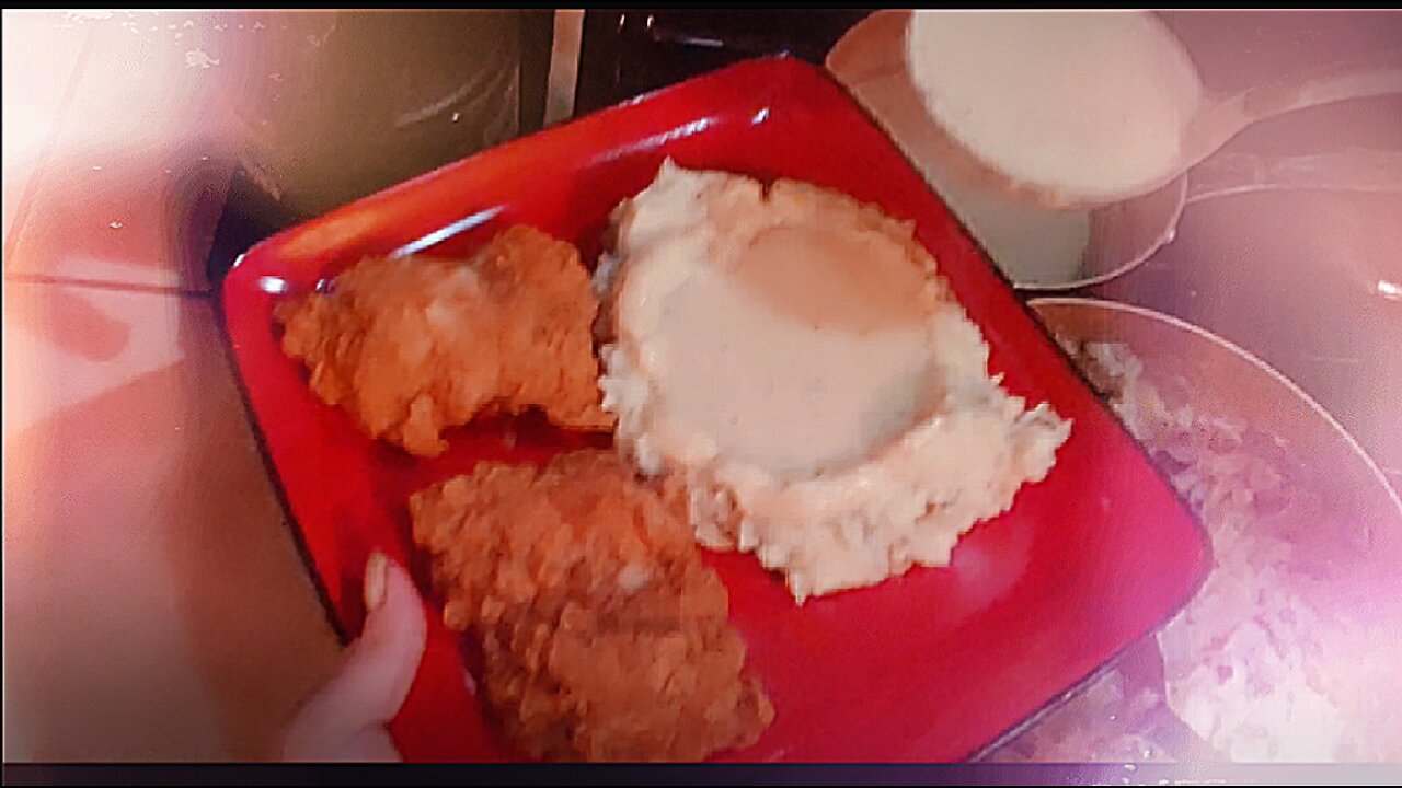 Fried Chicken Steak, Smashed Potatoes & Country Gravy In 30 Minutes ⏰