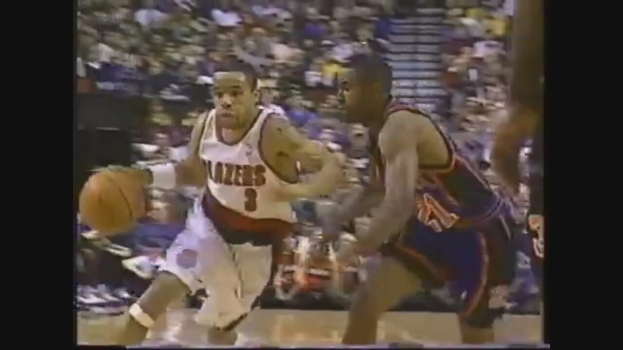 Damon Stoudamire 22 Points 3 Stl Vs. Knicks, 1997-98.