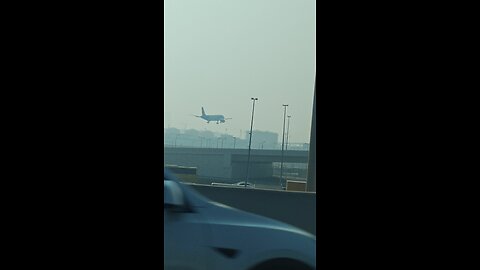 Dubai airport landing