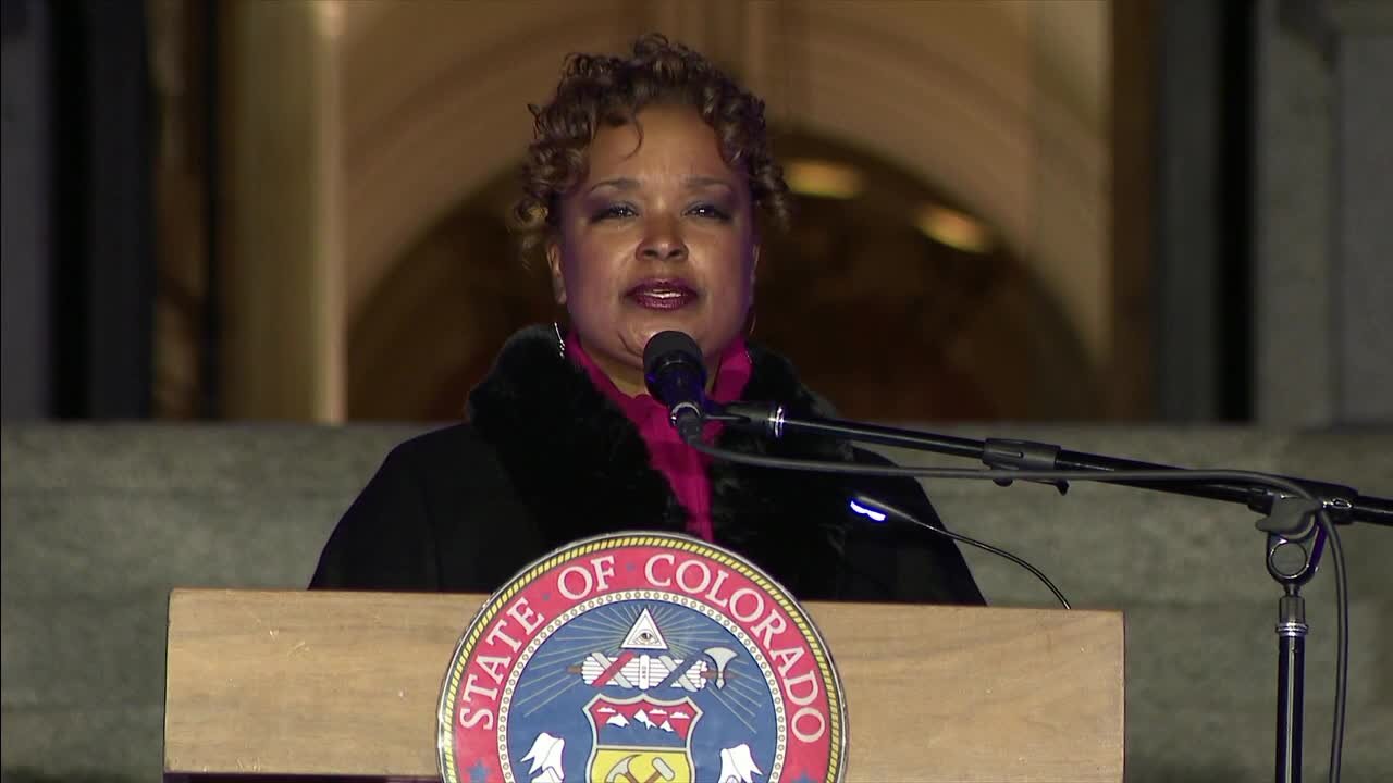 Mary Louise Lee and the Colorado Symphony perform ‘Amazing Grace’ at evening of remembrance