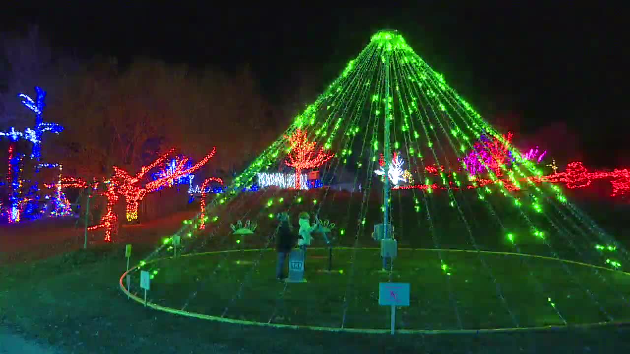 Winter Garden aGlow kicks off another season of lights at the Idaho Botanical Garden