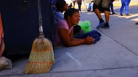 Полиция и армия Мексики не справляется с нелегалами идущими в США