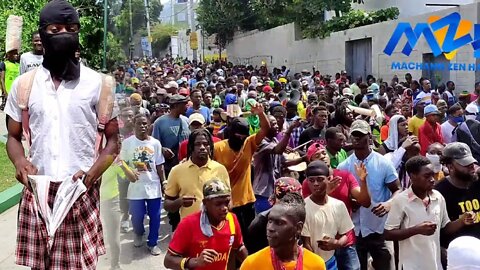 Bwa Mare! Gwo Mouvman Tansyon Nan Pòtoprens, Plizyè milye moun Pran Lari Pou Mete Do Ariel Henry Atè