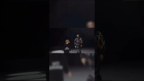 Drake throws Shots at Kanye in 8am in charlotte 😳🫢