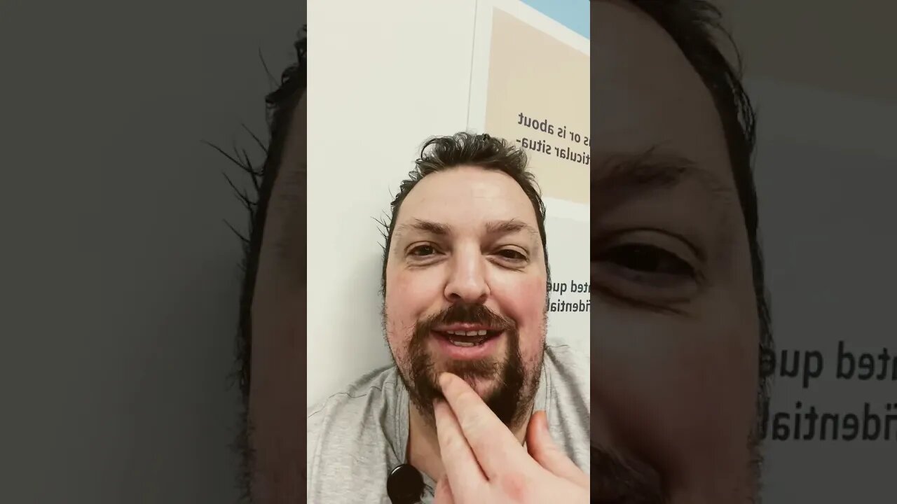 Quentin Tarantino Attacks Paparazzi! 🤣