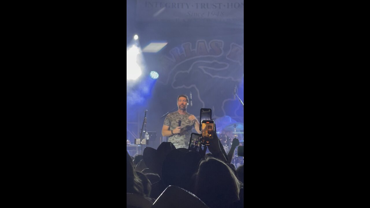 Josh Turner in Tampa