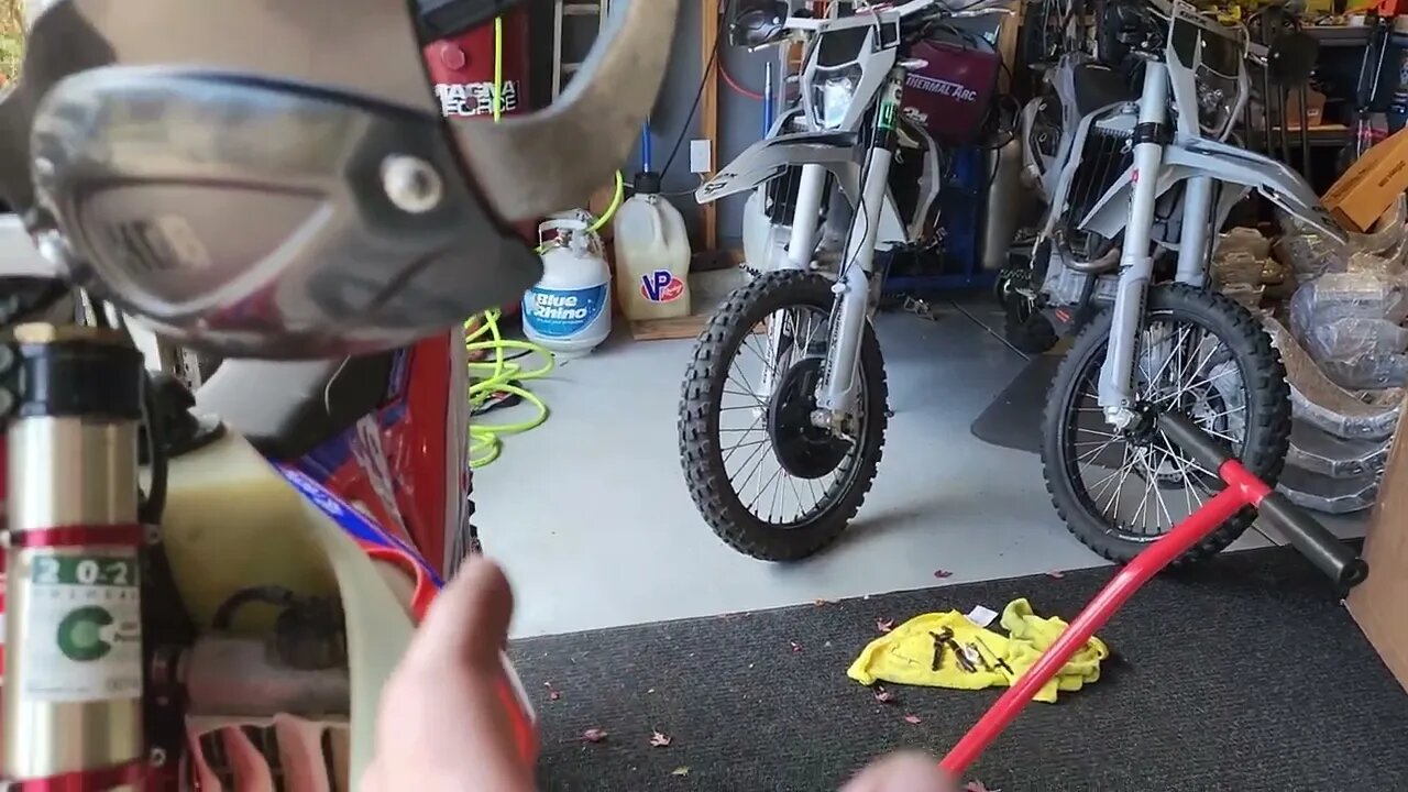 2021 Beta 300 RR Racing - Countershox installation!