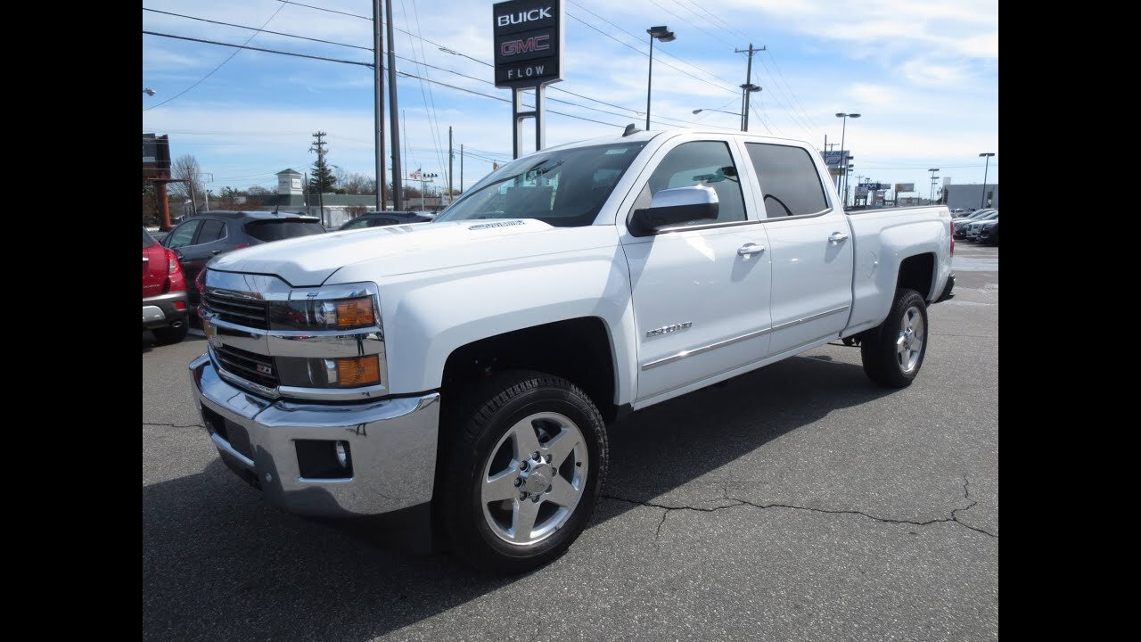 2015 Chevrolet Silverado 2500HD Diesel Z71 LTZ Start Up, Exhaust, and In Depth Review