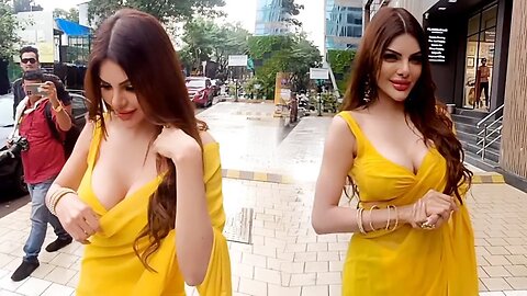 Sherlyn Chopra की हरकत देख छूट जायेंगे पसीने, खुद पर की बरसात, लुटाया Urfi Javed पर प्यार 🔥 💝📸