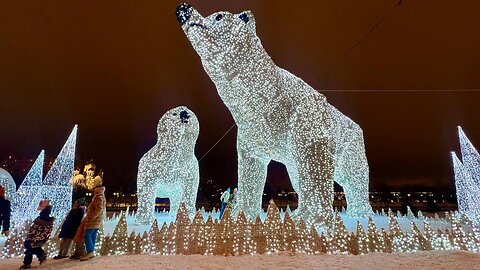 🎄 Giant polar bears decorate Moscow park for Christmas