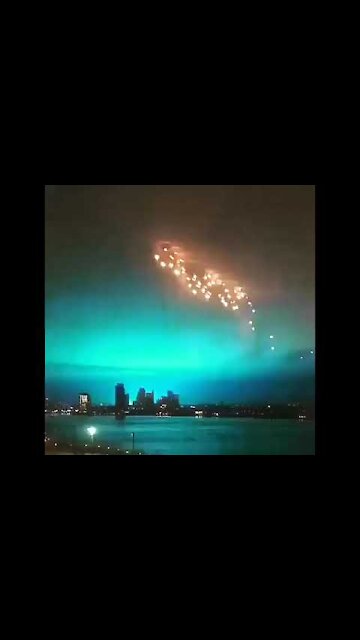 Strange lights in the sky UFO?