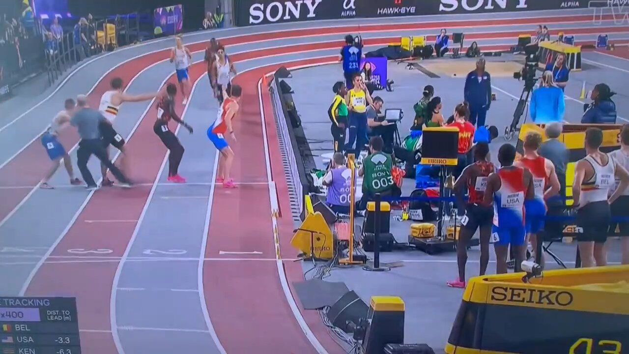 What is This Official Doing!?!?